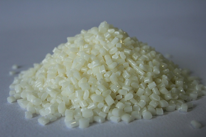 煙臺客戶詢定奶箱用ABS全新料多少錢一噸，塑料小編為您提供實時報價！