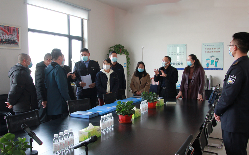 青島市防疫指揮部蒞臨青島中新華美督導檢查疫情防控情況