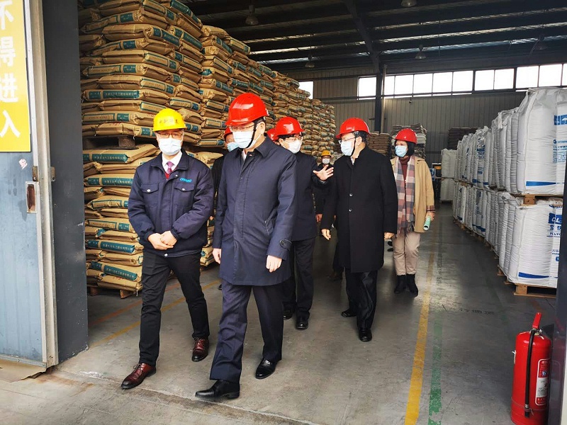 青島市走訪復工復產臺資企業--青島中新華美塑料有限公司